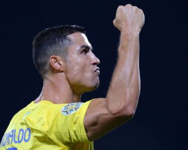 Cristiano Ronaldo Offre La Coupe Des Clubs Champions Arabes À Al Nassr