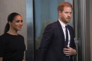 Meghan Et Harry : Le Couple Prétendument Soutenu Par La Famille Royale ? Cette Théorie Émergente Qui Gagne Du Terrain.