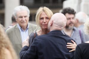 Funérailles De Sophie Fillières : Sandrine Kiberlain, Philippe Katerine, Jeanne Balibar… Ses Proches Rassemblés Pour Lui Rendre Hommage.