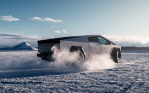 Le Pickup Futuriste Fait Une Sortie Remarquée Avec De Nouvelles Roues