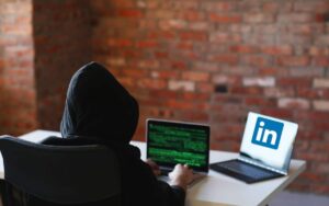 Votre Compte Linkedin Est En Danger : Attaque Massive De Pirates !