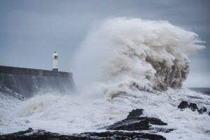 Un Jeune Homme De 18 Ans Pris Au Piège Lors D&Rsquo;Une Sortie À La Mer Entre Copains À Cancale, Une Disparition Tragique