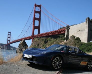 Tesla Roadster Tour Du Monde