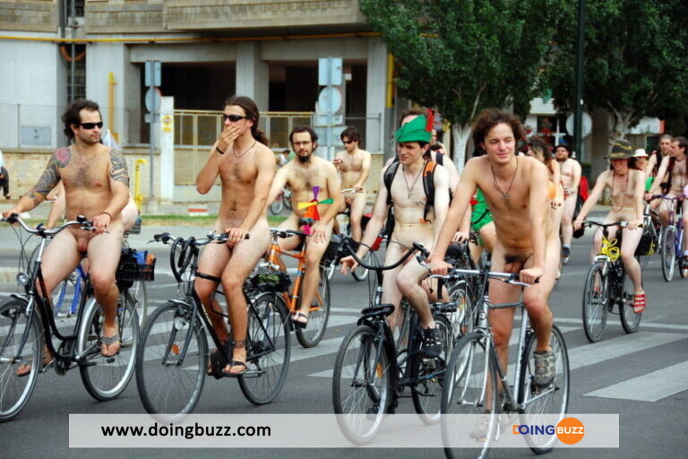 World Naked Bike Ride Zaragoza 960X640 1 768X512 1 - Scène Choquante À Lyon : Des Cyclistes Défilent Nus (Photo)