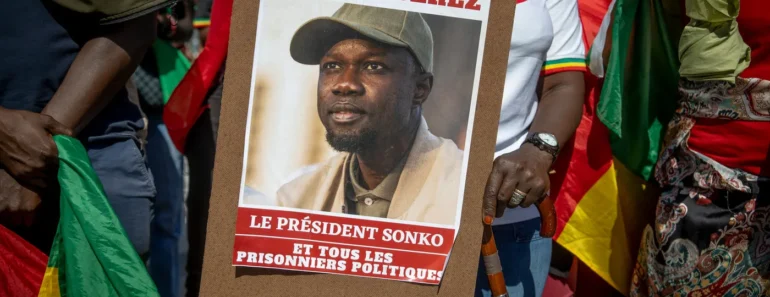Ousmane Sonko Fait Vibrer Les Stades De Foot Au Sénégal, En Dépit De Son Emprisonnement