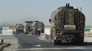 Un Convoi Américain Pris En Flagrant Délit De Trafic De Pétrole Depuis La Syrie Vers L&Rsquo;Irak (Vidéo)