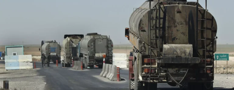 Un Convoi Américain Pris En Flagrant Délit De Trafic De Pétrole Depuis La Syrie Vers L&Rsquo;Irak (Vidéo)