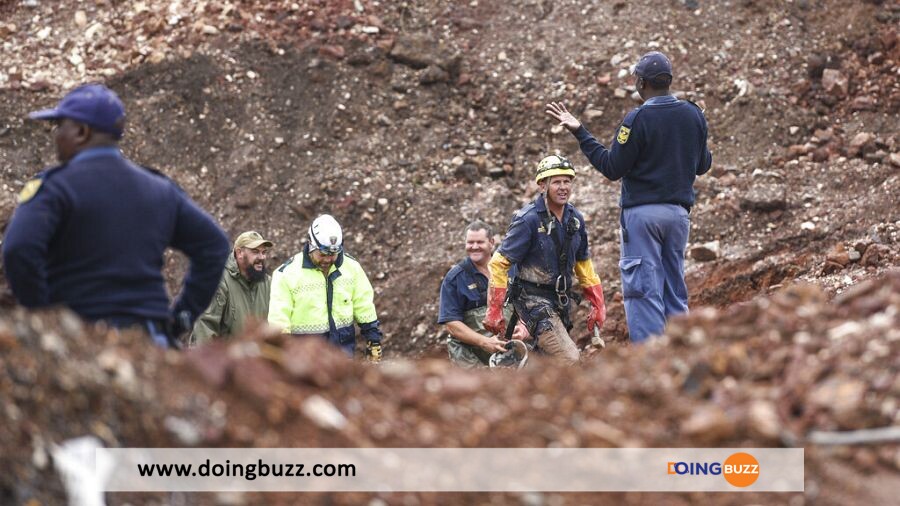 Des Centaines De Mineurs Passent Trois Jours Sous Terre En Afrique Du Sud