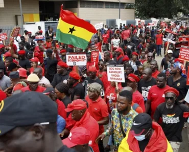 Ghana : l’opposition proteste contre la crise économique (vidéo)