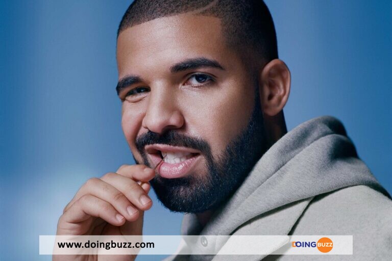 Drake saffiche avec les nombreux soutiens gorge que lui ont lances ses fans durant ses concerts photo 768x512 1 - Grammy Awards 2024 : A part Tyla et Coco Jones, voici tous les artistes noirs ayant été récompensés