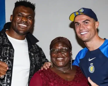 Francis Ngannou réalise le rêve de sa mère en rencontrant Cristiano Ronaldo