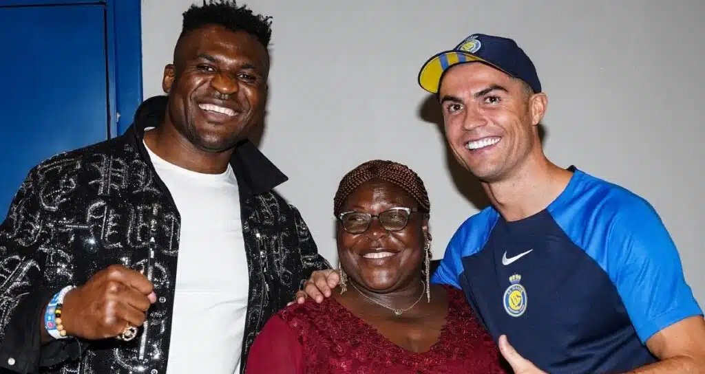 Francis Ngannou Réalise Le Rêve De Sa Mère En Rencontrant Cristiano Ronaldo