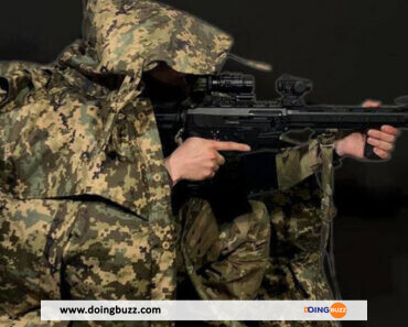 L&Rsquo;Ukraine Présente Une « Cape D&Rsquo;Invisibilité » Pour Ses Soldats (Vidéo)