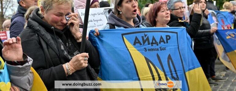 Manifestation Des Épouses De Soldats Ukrainiens : Que Réclament-Elles ?