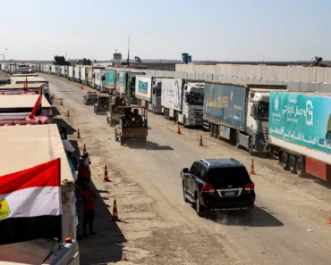Les Premiers Camions Transportant De L&Rsquo;Aide Humanitaire Entrent Dans La Bande De Gaza (Vidéo)