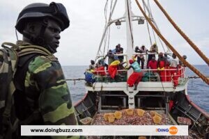 La Marine Sénégalaise  Interceptent  Plus De 300 Candidats À L&Rsquo;Exil