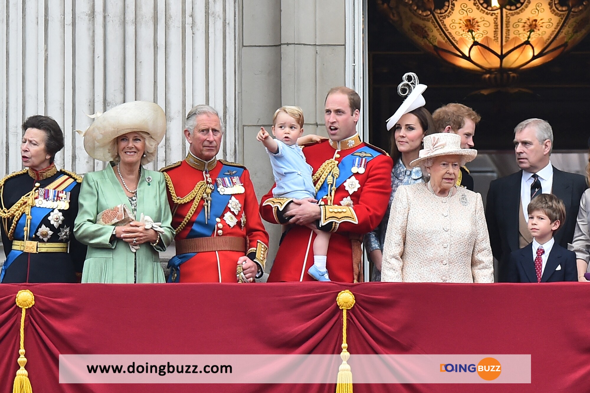 1480062 la famille royale britannique ici en 2015 a londres
