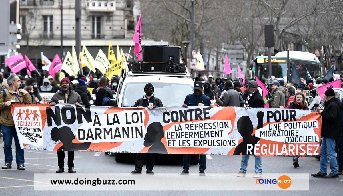 France-Immigration : Suppression De L'Octroi Automatique Des Titres De Séjour Pour Les Travailleurs Sans-Papiers