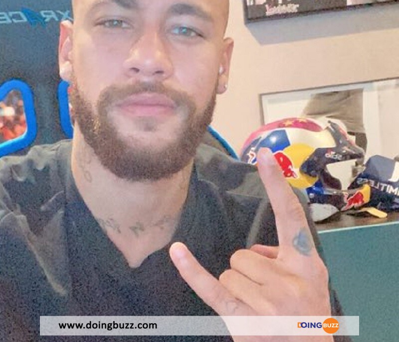 Neymar Fait Le Buzz En Affichant Son Nouveau Look, Découvrez En Image !