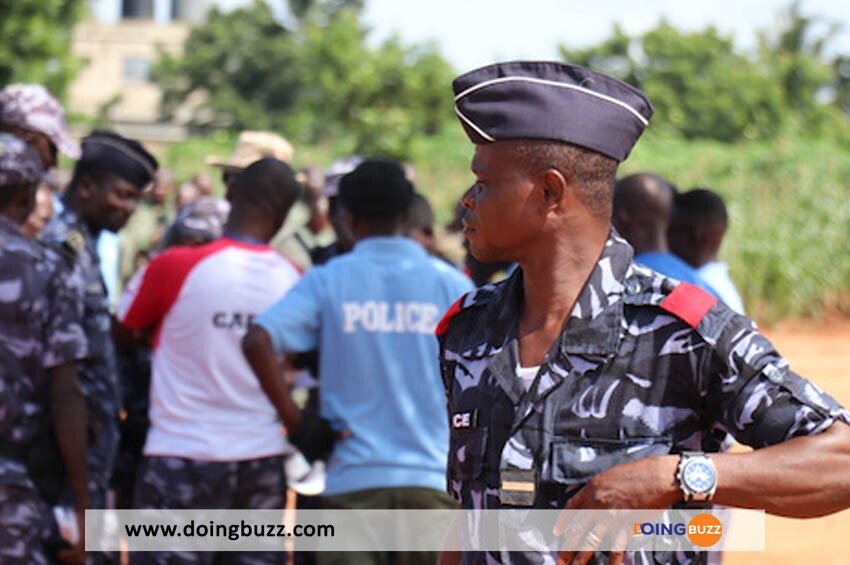 06 Faux Policiers Appréhendés À La Frontière Togo-Ghana