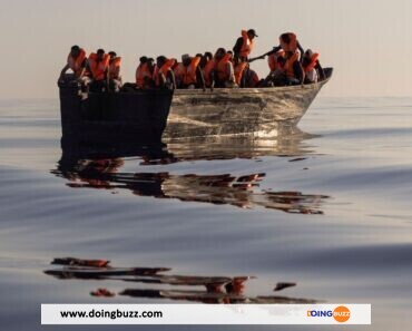 Un Navire En Route Vers L&Rsquo;Italie Après Avoir Secouru 118 Migrants En Mer