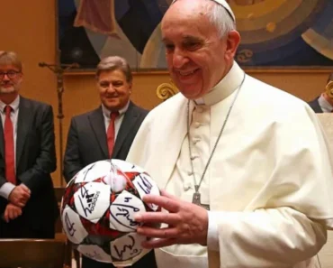 Le Pape François Désigne Le Meilleur Joueur De Tous Les Temps : Messi, Pelé Ou Maradona ?