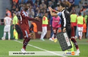 Nicolas Pépé Reçoit Une Mauvaise Nouvelle Suite À Sa Blessure !