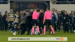 Ankaragücü : Le Président Du Club Frappe Un Arbitre Turc ! (Vidéo)