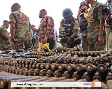 Une Affaire de vente d’armes illégale secoue le ministère de la défense au Cameroun