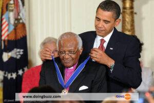 Exposition Au Cap D&Rsquo;Une Statue De Desmond Tutu Portant Un Foulard Palestinien (Photo)