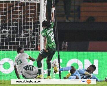 CAN 2023 : le Nigéria prend l’avantage sur le Cameroun grâce à ce but de Lookman ! (vidéo)
