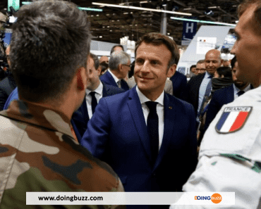 Emmanuel Macron Appelle À Une Transition Rapide Vers L&Rsquo;Économie De Guerre