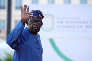 Scandale De Corruption Au Nigeria : Le Président Tinubu Suspend Les Programmes D&Rsquo;Aide