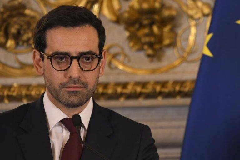 Que fait Stéphane Séjourné en Ukraine ?