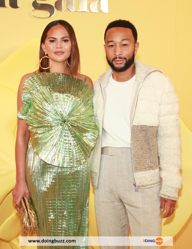Chrissy Teigen Admits That Her Mind Wanders During Sex With John Legend 1 1706767334