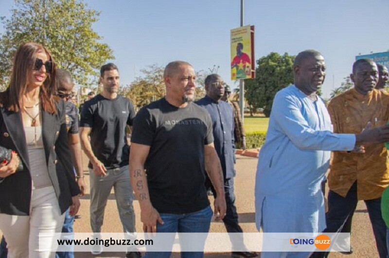 Roberto Carlos Au Burkina Faso : L'Accueil Chaleureux Reçu ! (Vidéo)