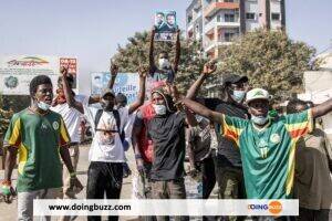 Tension Au Sénégal : Manifestations  Suite Au Report Des Élections Présidentielles