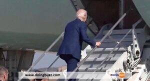 Video – Joe Biden A Failli Chuté Deux Fois En Montant À Bord De Son Avion