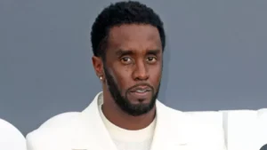 Diddy : Accusé De Trafic Sexuel, Il Retrouve Le Sourire Auprès De Sa Mère (Photos)