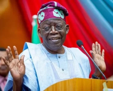 Le Président Nigérian Bola Tinubu Restreint Les Voyages À L&Rsquo;Étranger Des Ministres