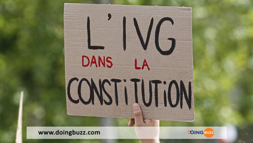 La Révision Constitutionnelle Pour L'Ivg En France Franchit Une Étape Cruciale