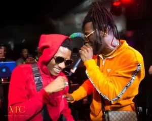 « Wizkid Était La Première Personne À Embrasser… », Burna Boy Sort Des Dossiers (Video)