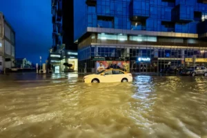 Inondations À Dubaï : 2 Ans De Pluie En 24 Heures Aux Émirats Arabes Unis (Video)