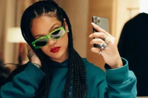 Rihanna Entre Dans L&Rsquo;Histoire : Première Artiste À Atteindre Le Milliard De Streams Sur 15 Chansons