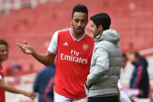 Arsenal : Pierre-Emerick Aubameyang Accuse Mikel Arteta De Lui Avoir « Planté Un Couteau Dans Le Dos »