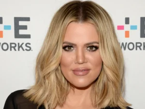 Khloe Kardashian Laisse Entendre Qu&Rsquo;Elle Pourrait Sortir Avec Des Femmes