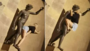 Une Touriste Filmée En Train D’Embrasser Et De Twerker Contre La Statue De Bacchus En Italie (Photos)