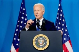 Le Président Joe Biden Est Testé Positif Au Covid-19