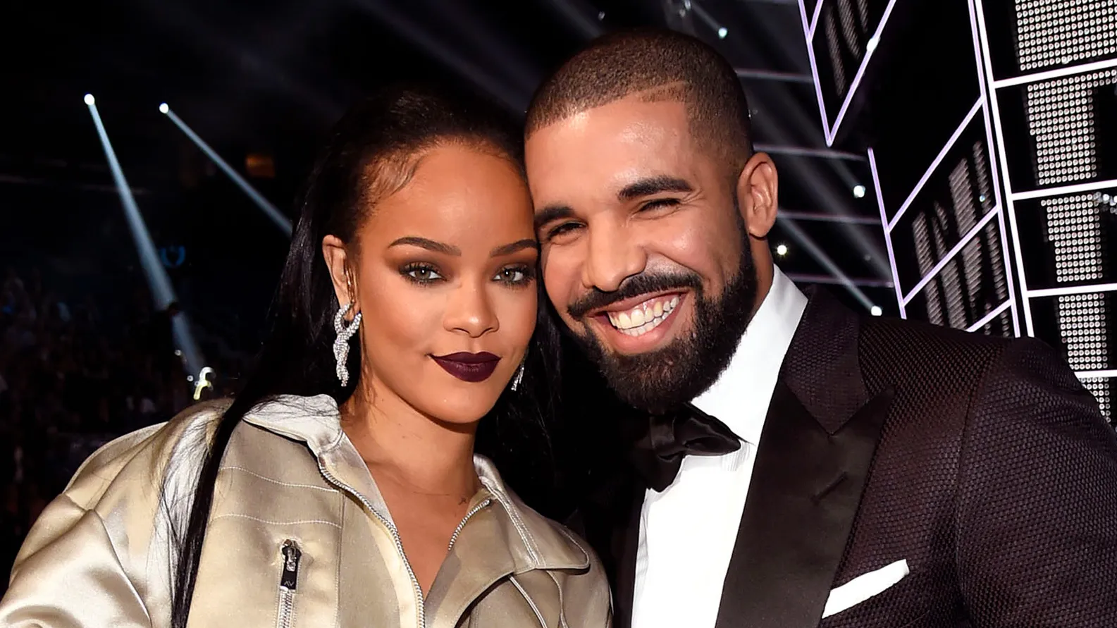 Rihanna Whinced At Drakes Name Vmas Speech Friendship