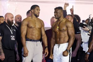 Francis Ngannou : Lourdement Endetté, Le Camerounais Reçoit L&Rsquo;Aide D&Rsquo;Anthony Joshua